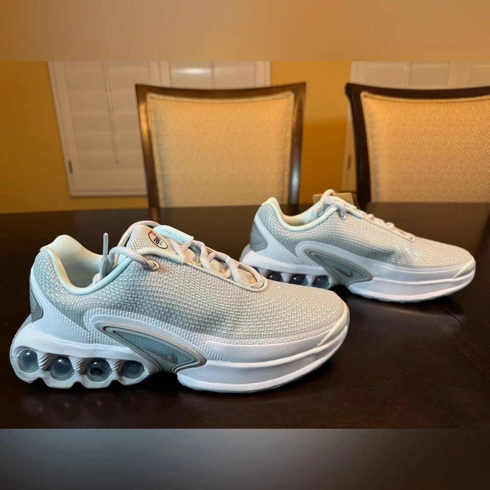 New Nike Air Max DN White Gray Sneaker Shoes Size US 7Y